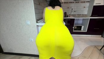 Mature neighbor with a big ass agrees to anal sex