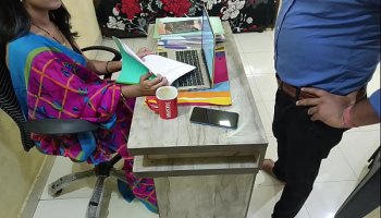 Hot indian madam fucked office by office boy hindi audio